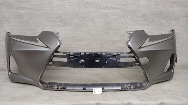 Бампер на авто 5211953A00 TOYOTA