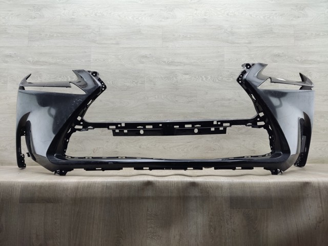Передний бампер 5211978010 TOYOTA