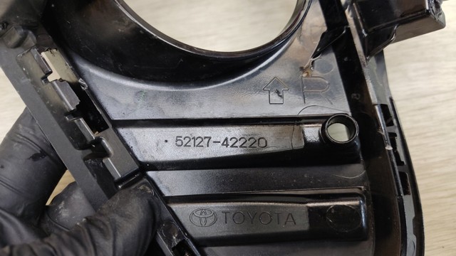 TOYOTA 5212742220 Заглушка (решетка) противотуманных фар бампера переднего правая в наличии Винница