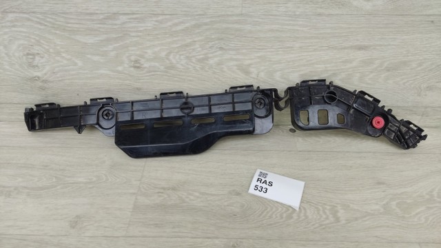 Правый кронштейн крепления бампера заднего 521550E070 TOYOTA