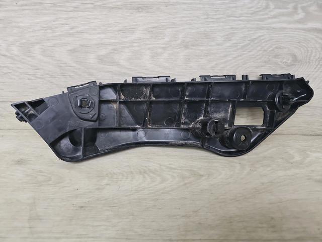 Крепление бампера 5253642070 TOYOTA