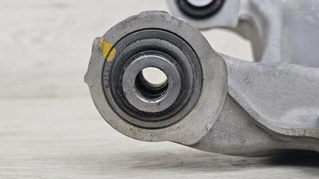 HYUNDAI 52711L0500 Цапфа (поворотный кулак) задний правый в наличии Харьков