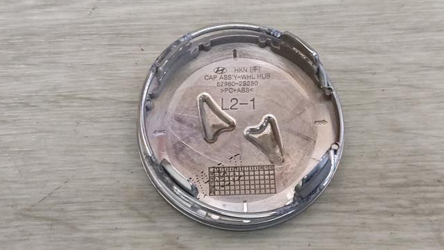 Колпак колесного диска 529602S250 HYUNDAI