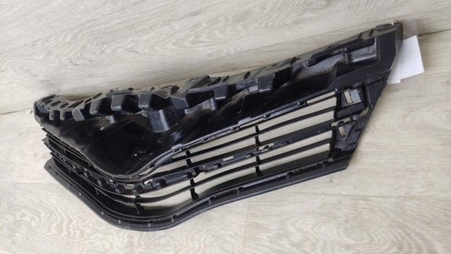 Решетка радиатора 531010D220 TOYOTA