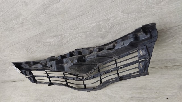 531010D220 TOYOTA Решетка радиатора купить в Чернигов
