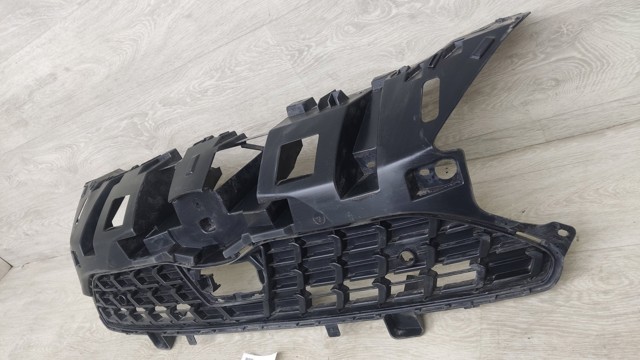 531010DB30 TOYOTA Решетка радиатора купить в Полтава