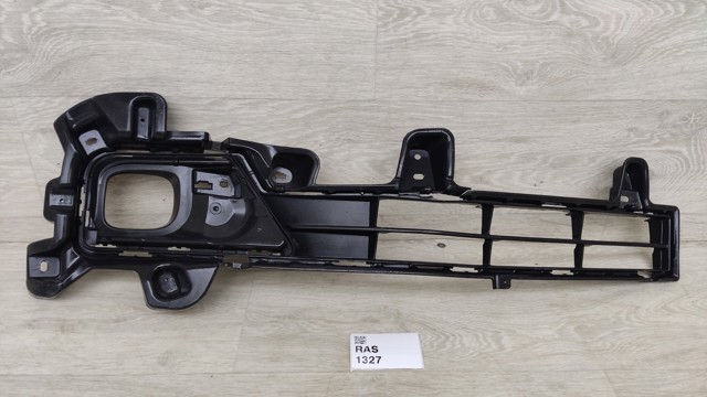 5310360010 TOYOTA Решетка бампера переднего правая купить в Тернополь