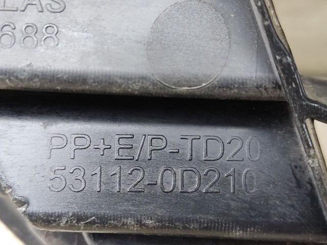 531120D210 TOYOTA Решетка бампера переднего центральная купить в Винница