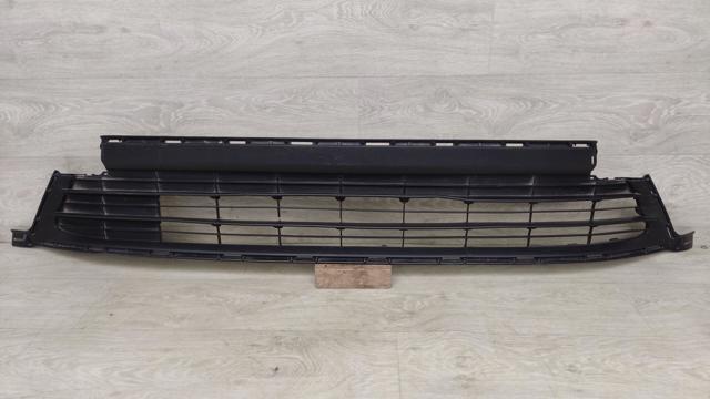 Решетка переднего бампера, нижняя 5311342080 TOYOTA