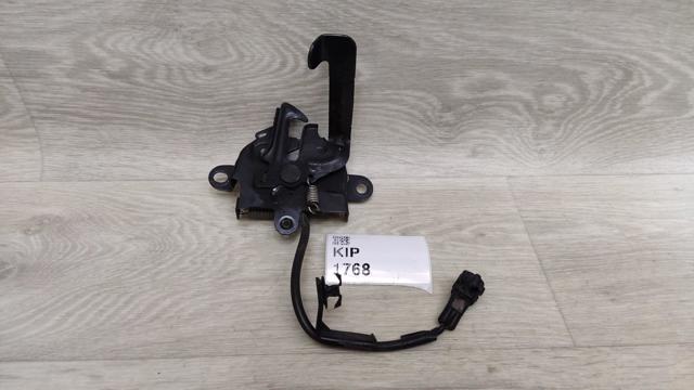 Запор капота (замок и привод замка капота) 5351076071 TOYOTA
