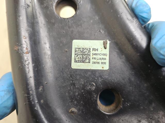 Нижний правый рычаг передней подвески 54501CV000 HYUNDAI