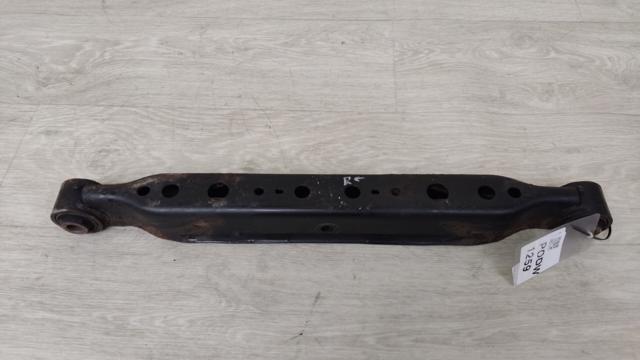 Рычаг задней подвески нижний, правый 551104BA0A NISSAN