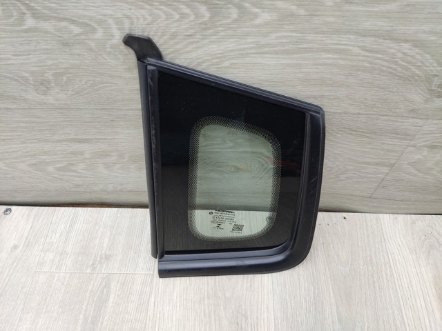 Стекло багажника, левое 55112799AA CHRYSLER