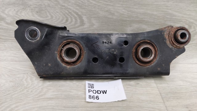 Рычаг задней подвески нижний, левый 551A15NA0A NISSAN