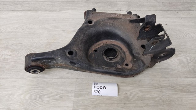 Рычаг задней подвески нижний, правый 551B05NA0B NISSAN