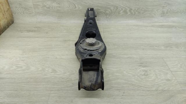 Балансир задний нижний, левый 55210S1051 HYUNDAI