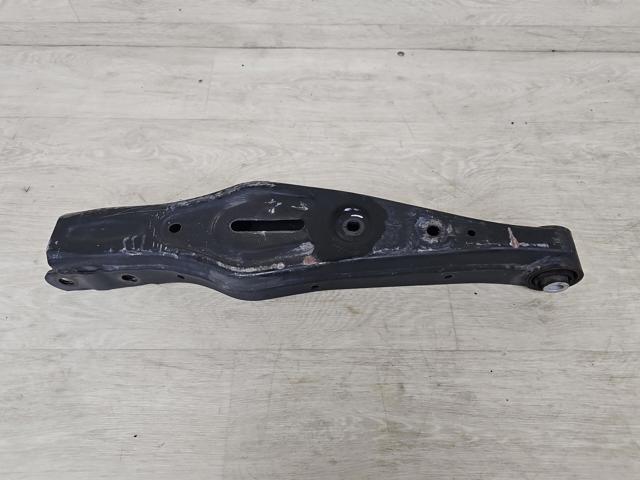 Рычаг задней подвески нижний, правый 55220D3050 HYUNDAI