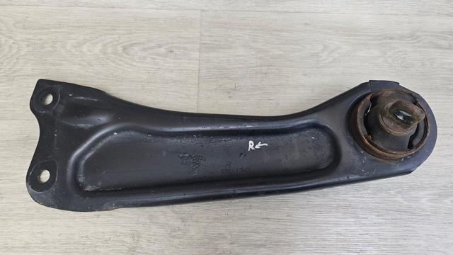 HYUNDAI 55271AT000 Рычаг (тяга) задней подвески продольный нижний правый в наличии Житомир