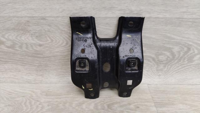 Кронштейн замка капота 561805567B VAG