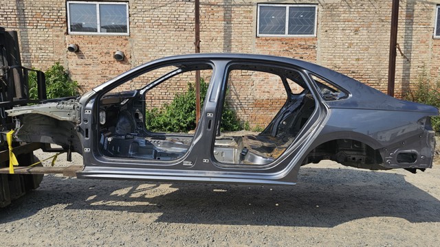 561809844A Крыло заднее правое купить Павлоград