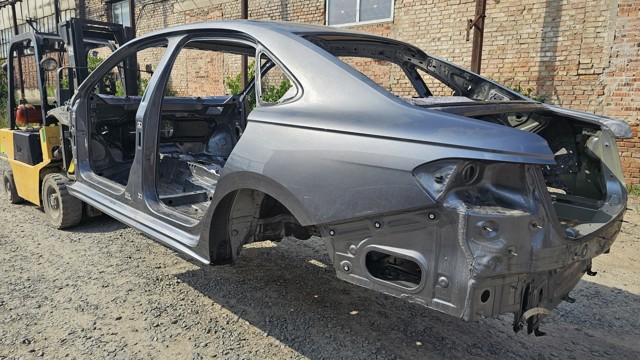 VAG 561809844A Крыло заднее правое в наличии Винница