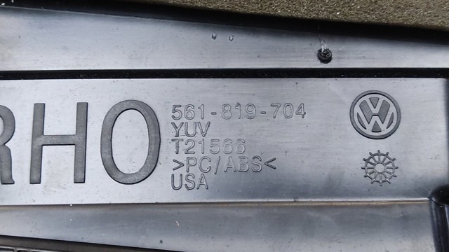 VAG 561819704CN0R Решетка вентиляции салона на "торпедо" правая в наличии Сумы