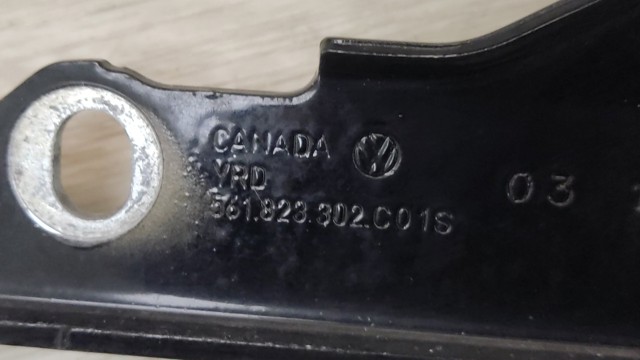 VAG 561823302C Петля капота правая в наличии Николаев
