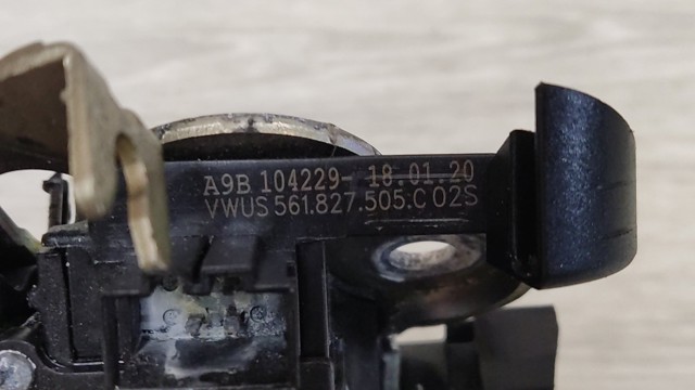 561827505C Замок крышки багажника (двери 3/5-й задней) купить Запорожье
