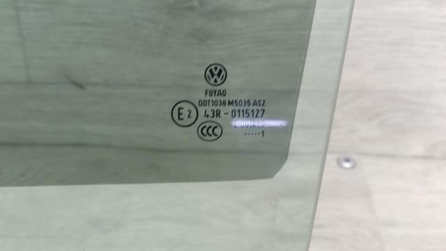 561845025A VAG Стекло двери задней левой купить в Хмельницкий