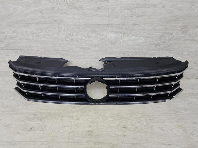 561853651HOQE VAG Решетка радиатора купить в Ирпень