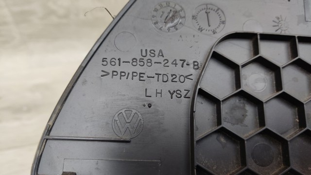 561858247B82V Крышка боковая панели "торпедо", левая купить Житомир