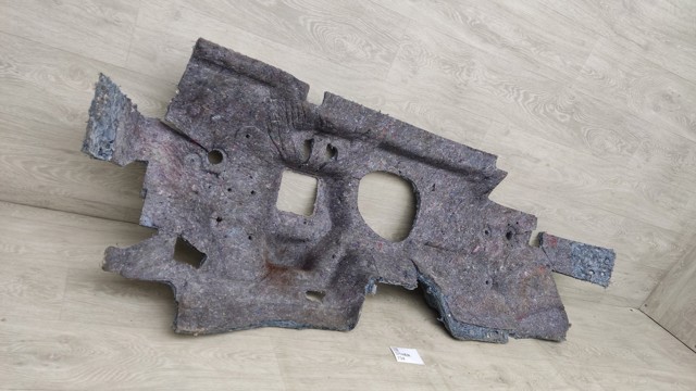 VAG 561863925C Шумоизоляция моторного щита в наличии Черкассы
