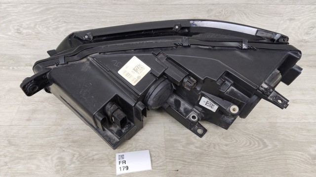 VAG 561941006E Фара правая в наличии Харьков