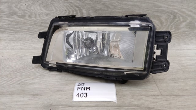 Противотуманка правая 561941700C VAG