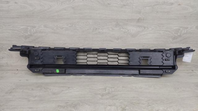 VAG 565853677A Решетка радиатора в наличии Павлоград