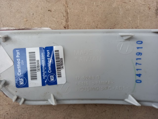 CHRYSLER 57010720AC Правый катафот заднего бампера в наличии Днепр