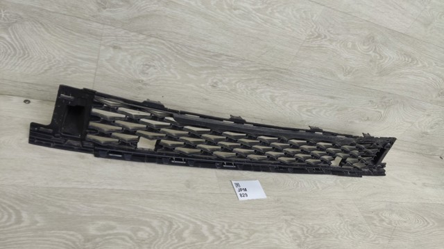 VAG 57A853677D Решетка радиатора в наличии Сумы