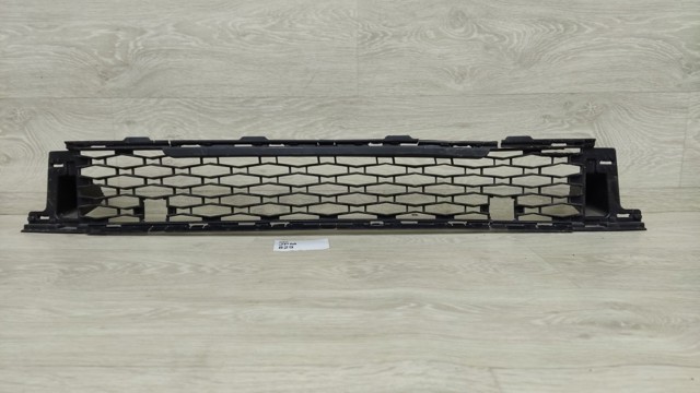 VAG 57A853677D Решетка радиатора в наличии Тернополь