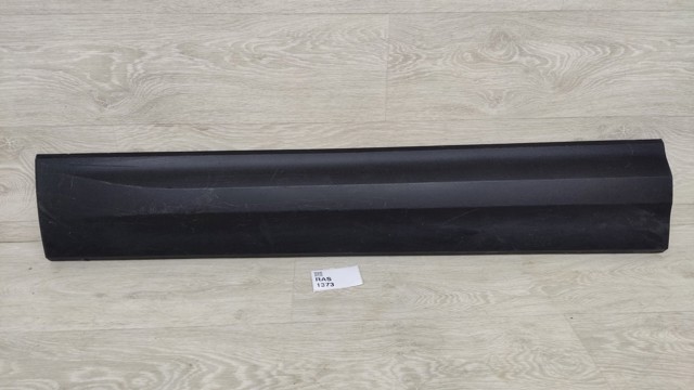 Накладка передней левой двери 57A854939 VAG