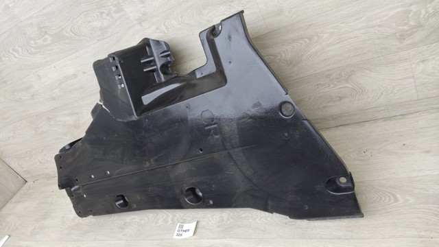 5839833060 TOYOTA Защита днища задняя правая купить в Винница