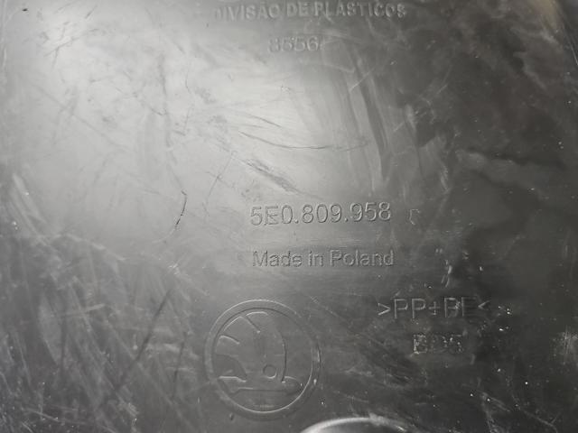 5E0809958D Подкрылок передний правый купить Сумы