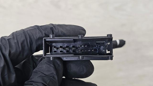 5G0937722 VAG Разъем (фишка) генератора купить в Каменское