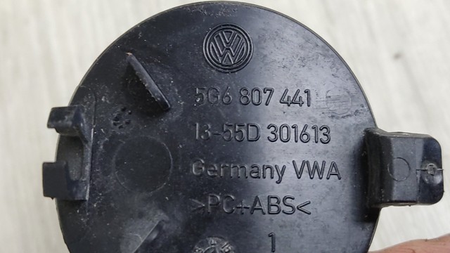 Заглушка бампера буксировочного крюка, задняя 5G6807441 VAG