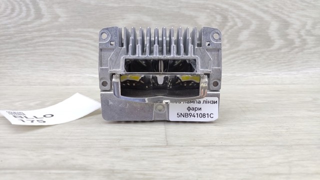 VAG 5NB941081C Фара левая в наличии Николаев