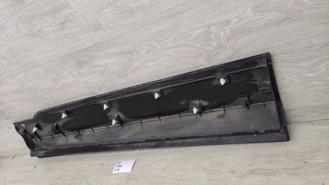 Молдинг передней правой двери, нижний 5NL854940E9B9 VAG