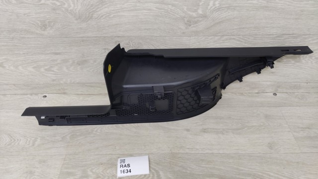 VAG 5NL863736A82V Обшивка стойки кузова внутренняя задняя правая в наличии Хмельницкий
