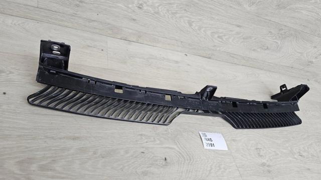 VAG 5NN805705C Направляющая переднего бампера в наличии Каменское
