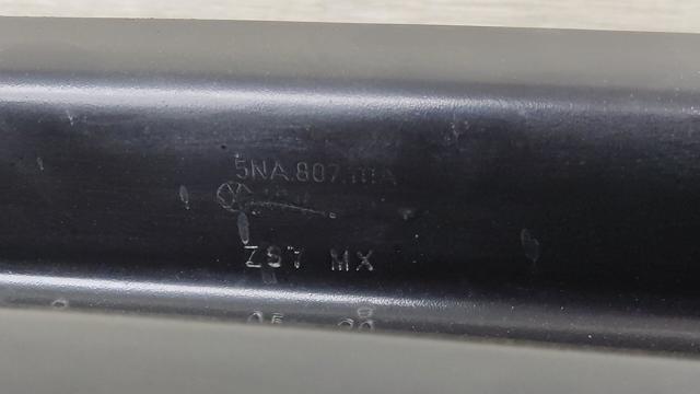 VAG 5NN807109L Усилитель бампера переднего в наличии Днепр