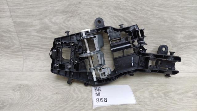 5NN837812C Держатель наружной ручки двери задней правой купить Киев