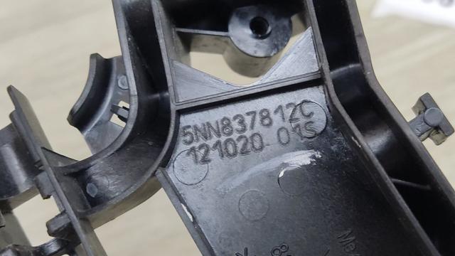 5NN837812C Держатель наружной ручки двери задней правой купить Николаев